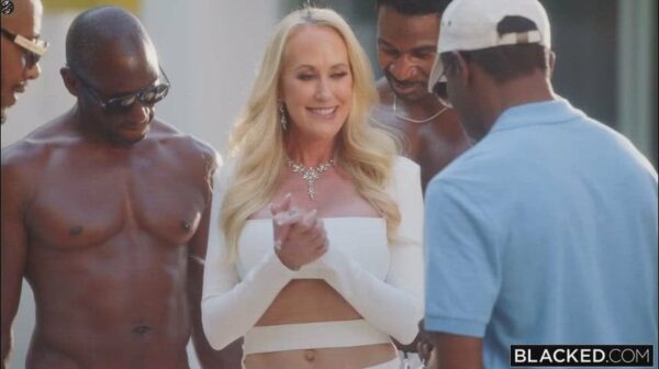 Blacked Brandi Love Experienced MILF Cant Resist Cheating With 4