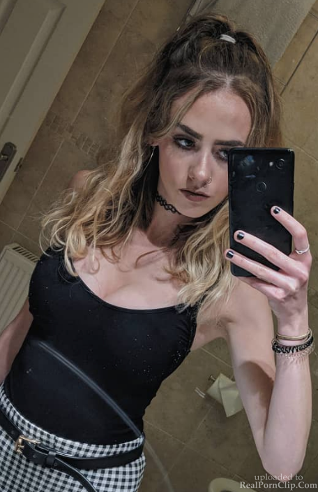 Amelia Mandeville Nude Sexy Photos
