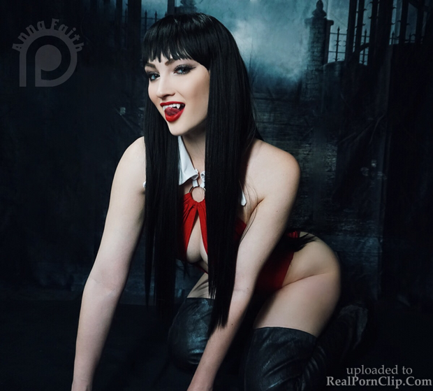 Anna Faith Nude Sexy Vampirella Photos