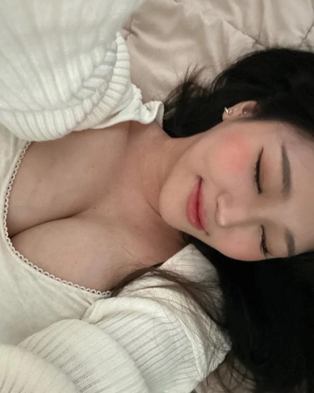 Hyoon See Through Photos