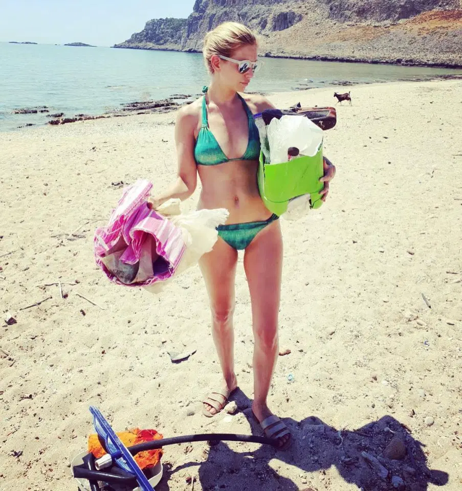 Rachel Riley British Television Presenter Nude Sexy Photos (3)