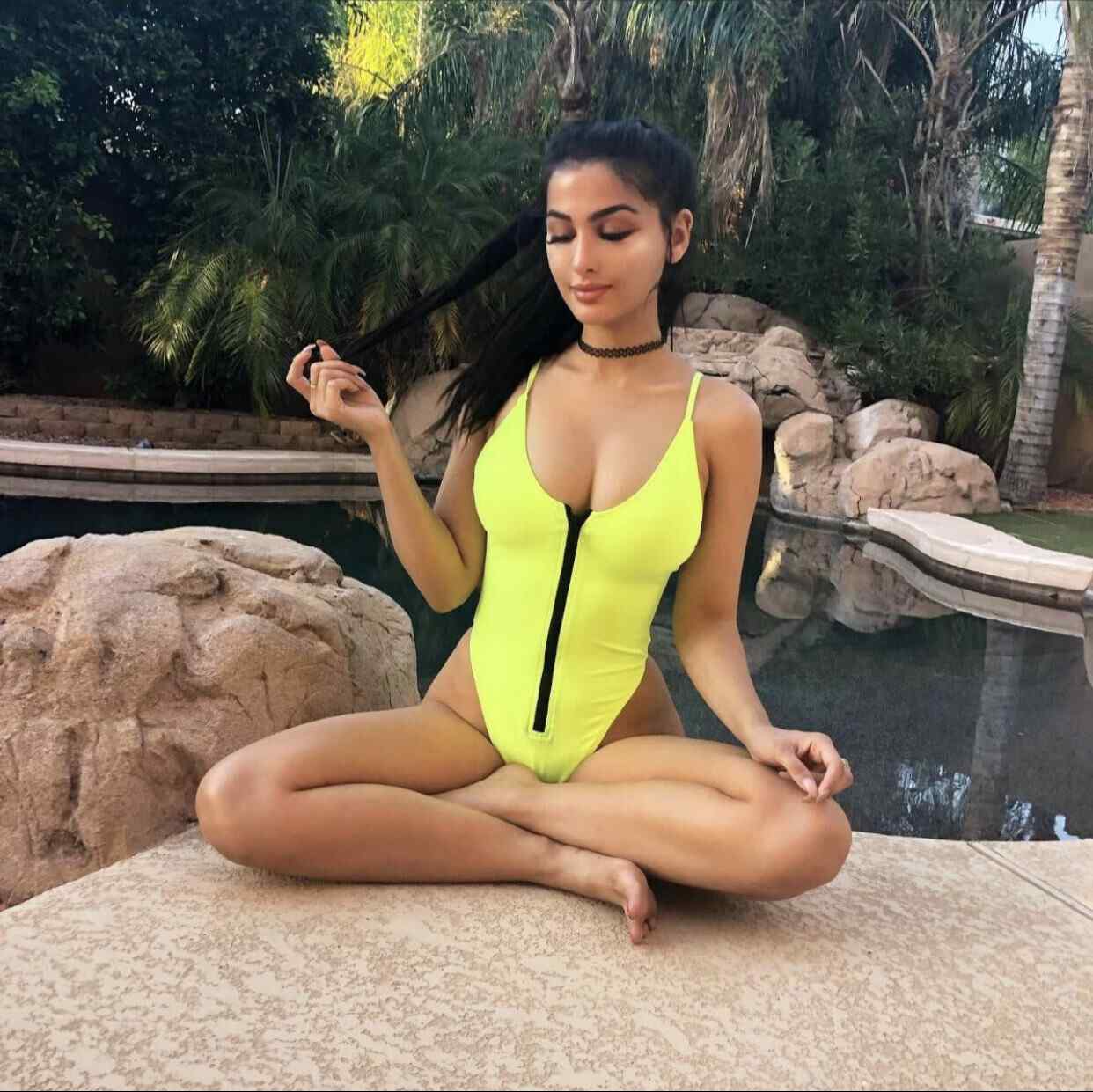 Sssniperwolf (16)