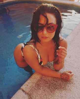 Demi Lovato Nude Sexy Photos