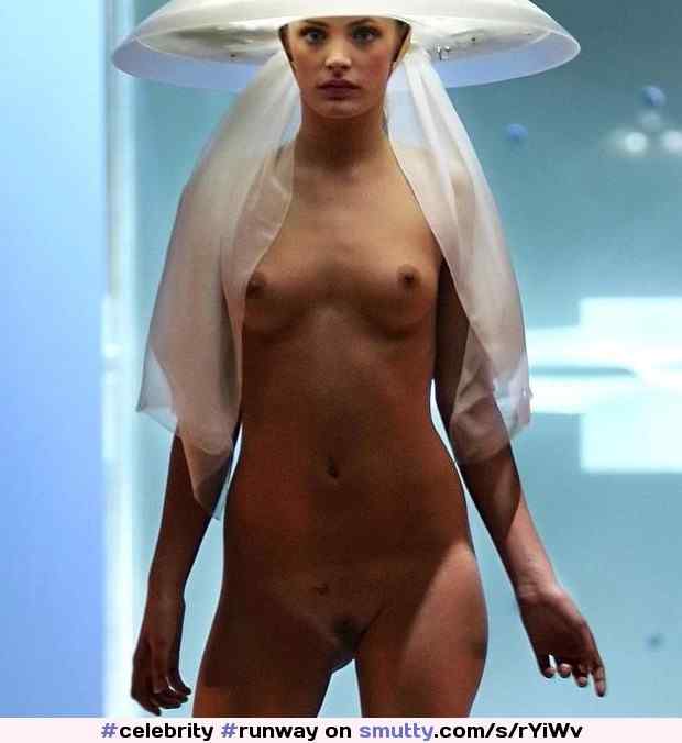 Leah De Wavrin Nude Sexy Photos