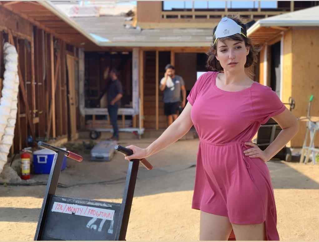 Milana Vayntrub See Through Nude Sexy Photos