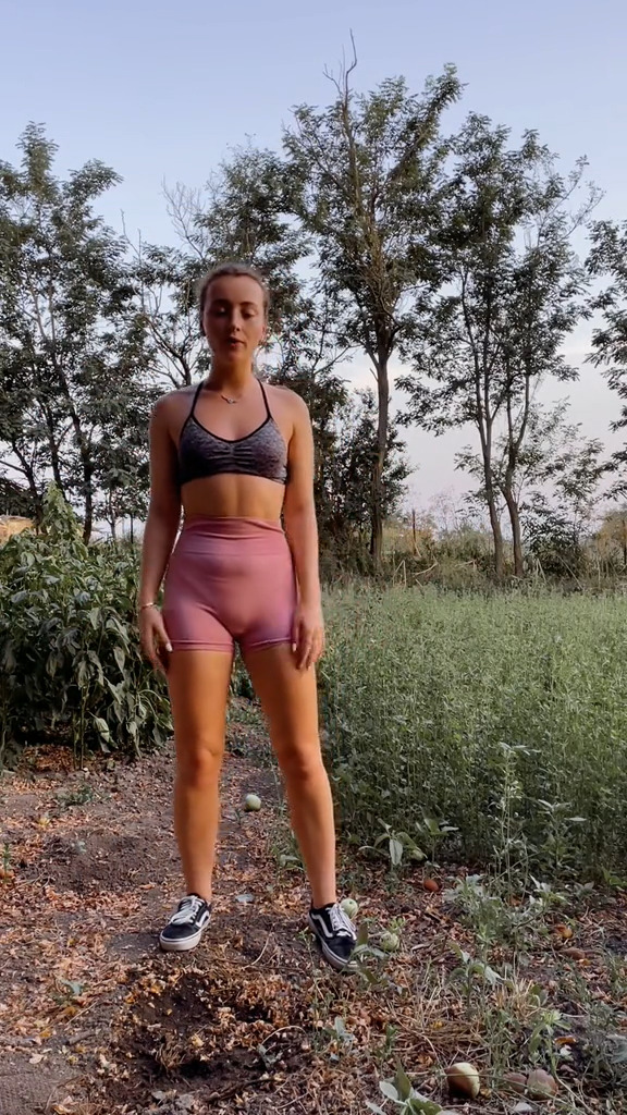 ellena.goes.viral