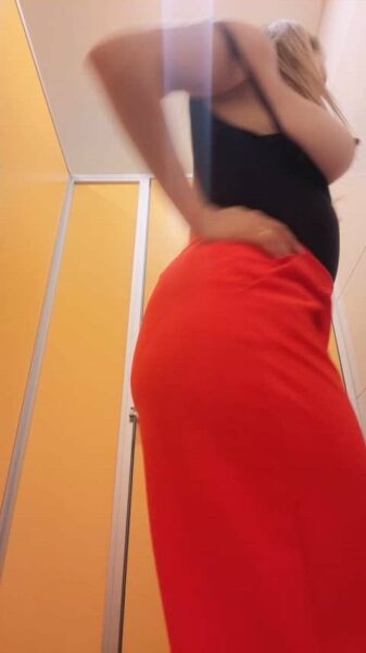 chloeof Showing Her Ass Nude Video leaked – 107
