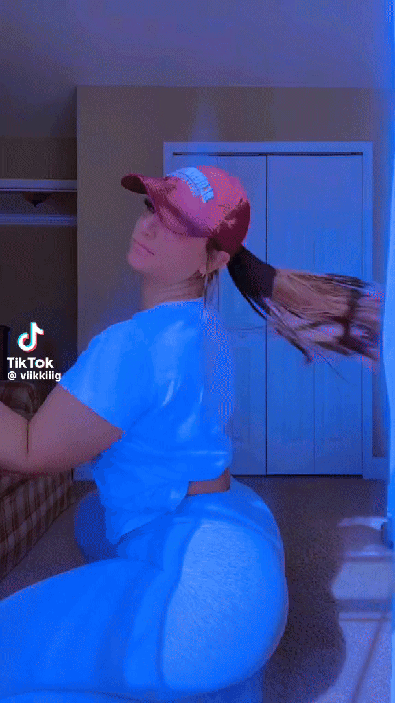 vikkii (@viikkiiig) on TikTok – Onlyfans Girl Nude Sexy Video