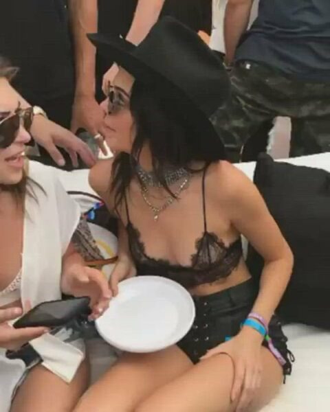 Kendall Jenner Nude Sexy Video Leaked – 12