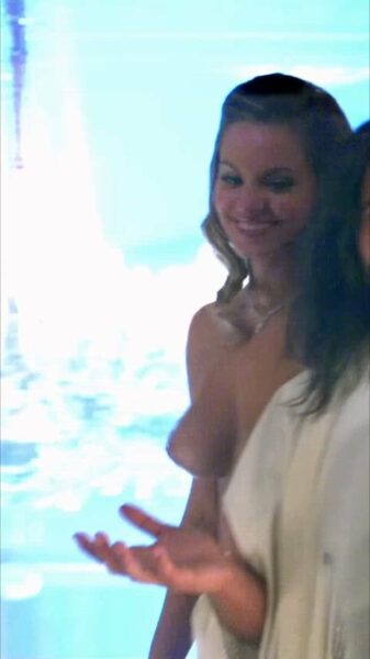 Chernise Yvette – A Very Harold & Kumar 3D Christmas