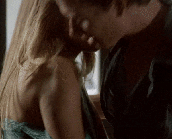 [Topless][Ass]Katie Bookless in Girls’ Guide to Depravity (2013) – Nude