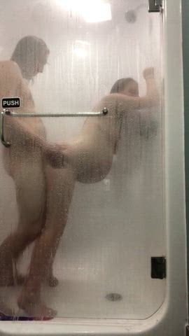 Who doesn’t love a good shower fuck? Amateur Porn Video