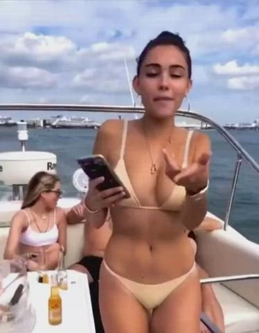 Madison Beer Nude Sexy Video Leaked – 30