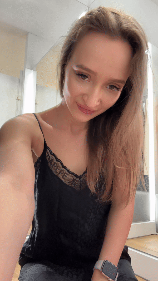 This dress is too tight, perfect for teasing you with