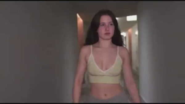 She rides that BBC so good, anyone know who she