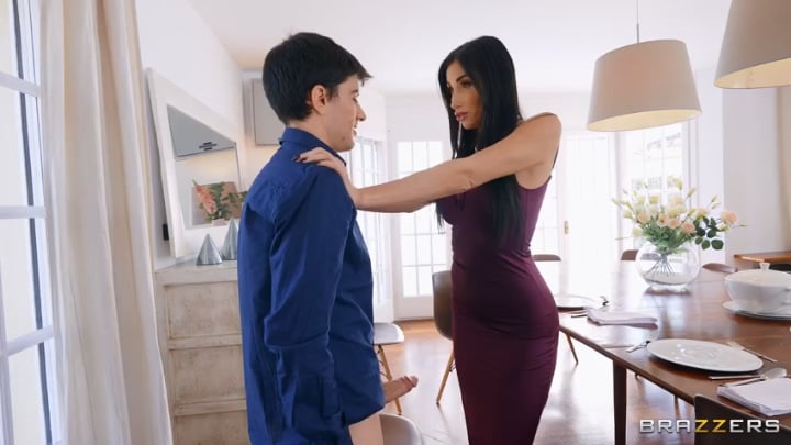 Clea Gaultier gets her pussy fucked – Premium Porn Video