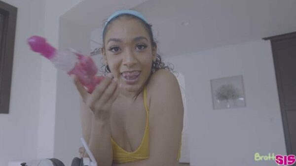 My Step Sis Is A Gamer Girl – S18:E10 (Step