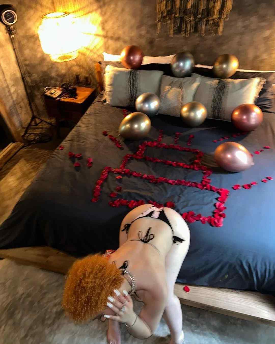 Ice Spice Thick and Busty Photos Set