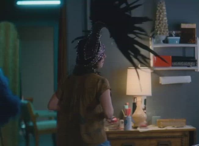 Alison Brie in GLOW (S3E3) Nude Sexy Video Leaked –