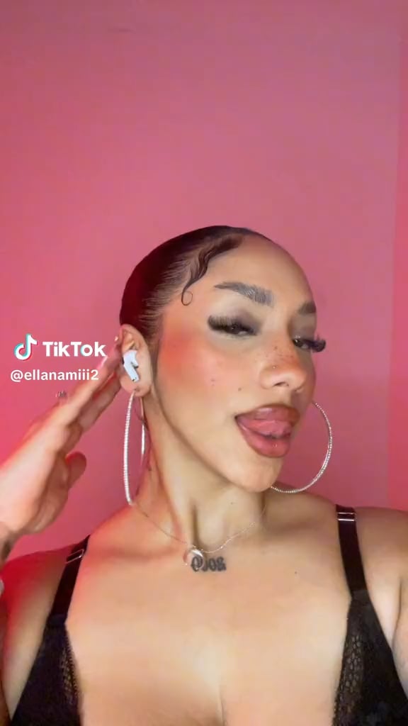 @ellanamiii2 on TikTok – Onlyfans Girl Nude Sexy Video Leaked