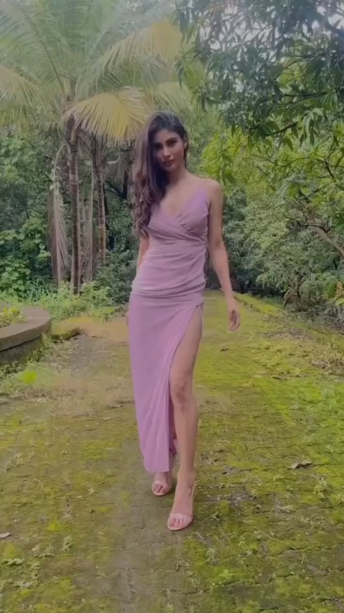 Mouni Roy Nude Sexy Video Leaked – 14