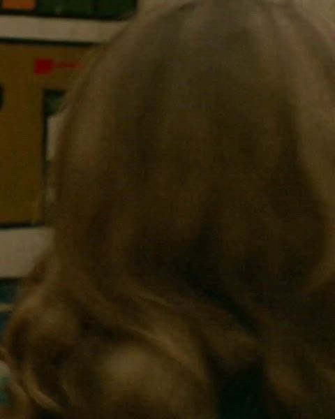 [Topless] Jennifer Jason Leigh in Fast Times at Ridgemont High