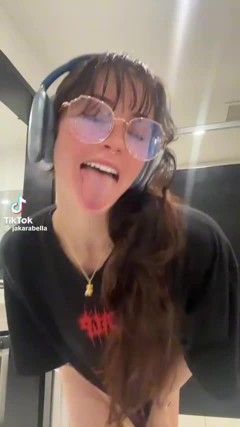 @jakarabella on TikTok – Onlyfans Girl Nude Sexy Video Leaked