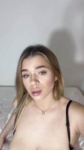 Art_of_boobs Brunette Onlyfans Girl Nude Video- 1