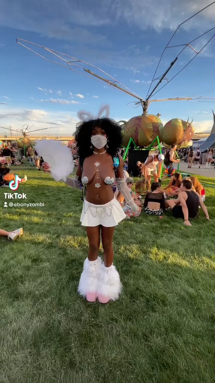 Caprece Harvey (@ebonyzombi) on Insta – Onlyfans Girl Nude Sexy
