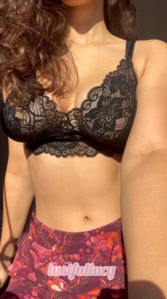 lustful_lucy Onlyfans Girl Showing Her Big Tits Nude Porn Video