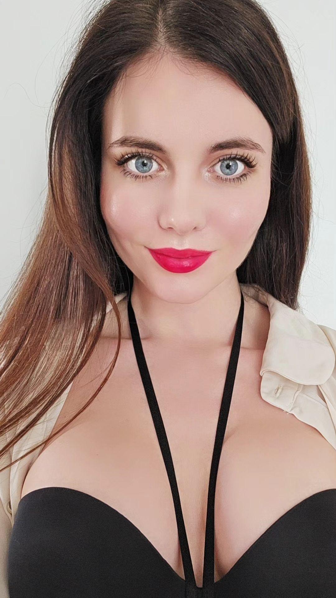 Ariadna Majewska (@ari_maj) on Insta – Onlyfans Girl Nude Sexy