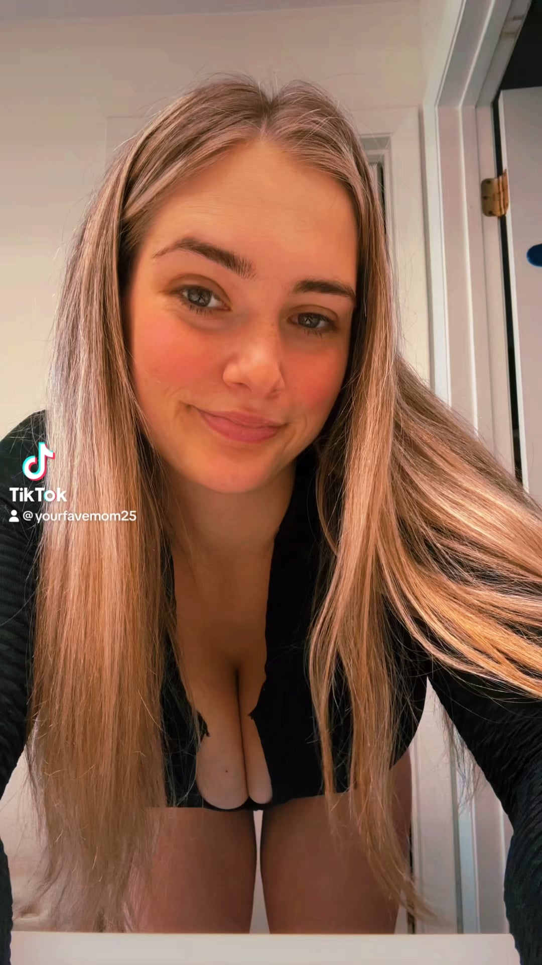 @yourfavemom25 on TikTok – Onlyfans Girl Nude Sexy Video Leaked