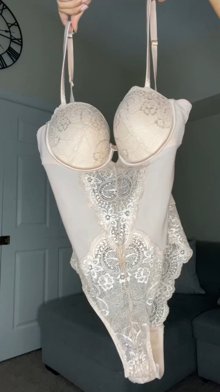 Clementine (@clementinexox) on Insta – Onlyfans Girl Nude Sexy Video