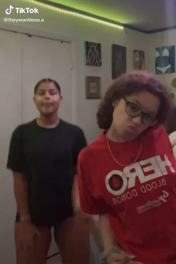 leahgotassjanell – Leah and Sierra pt2 – Onlyfans Girl Nude