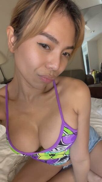 Want a genuine connection with an Asian girlfriend? I'm here! 💞💞