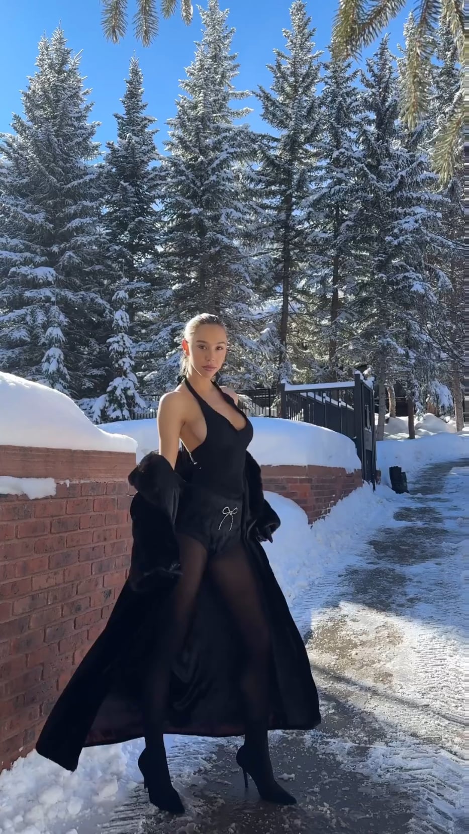 Alexis Ren Nude Sexy Video Leaked – 91