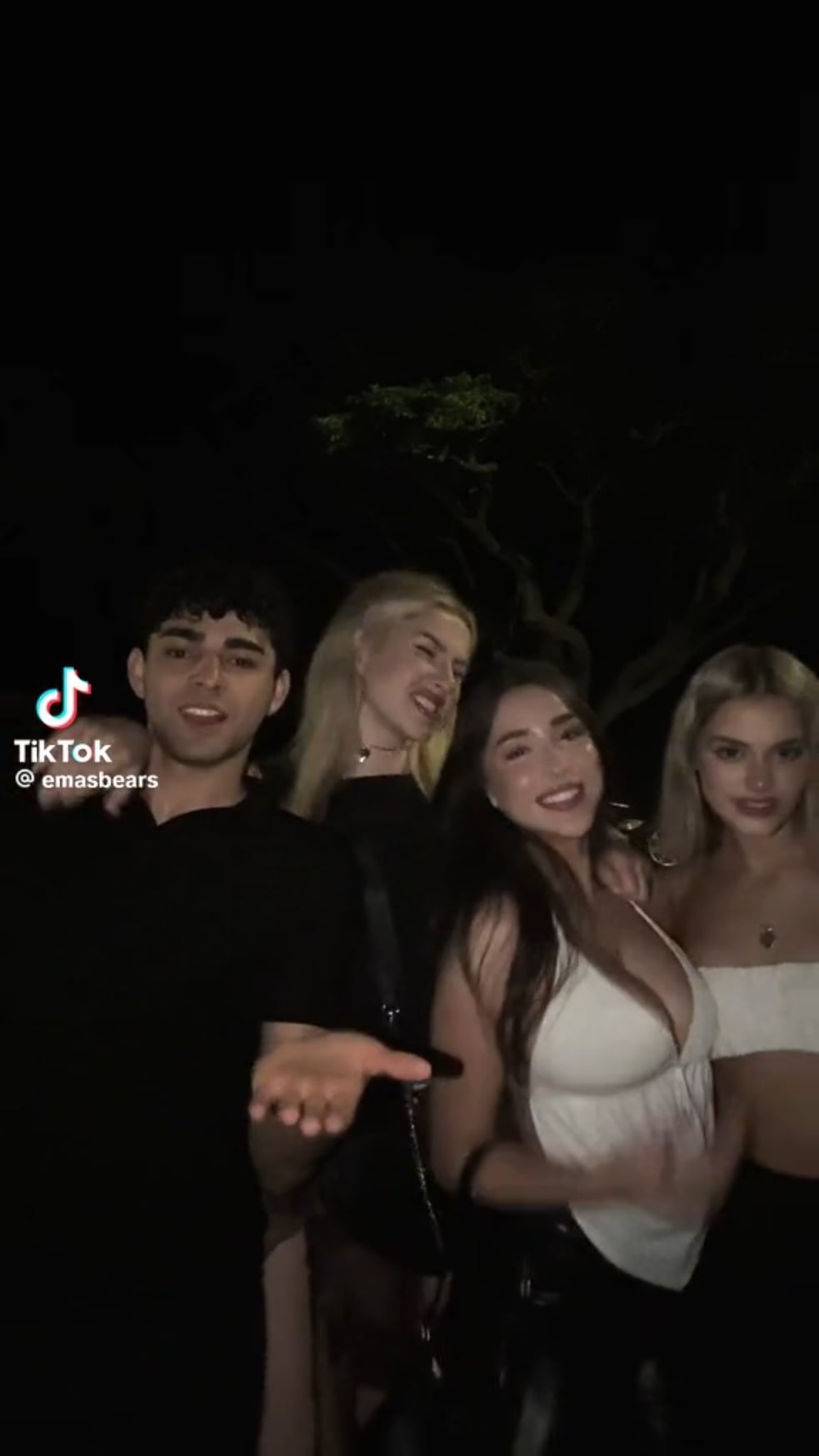 @emasbears on TikTok – Onlyfans Girl Nude Sexy Video Leaked