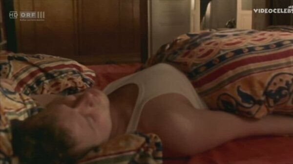 [Bush][Ass][Topless] Roswitha Meyer & Evelyn Veigl in “Schwarzfahrer” (1997) –