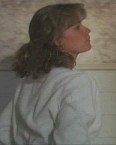 [Ass] [Nipple] Elizabeth Shue in Link (1986)
