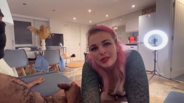 Hubby records his wife getting a creampie from her new