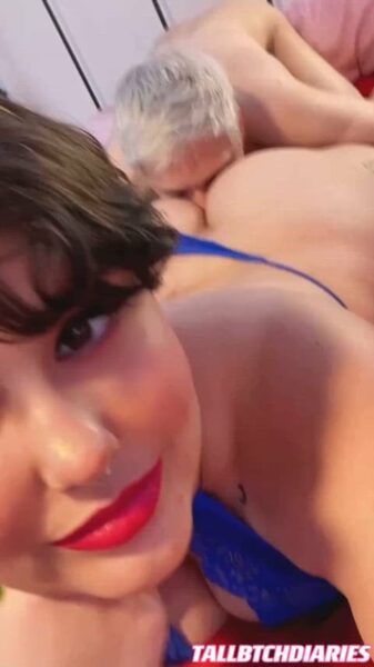 My twink cleans my asshole before bedtime Amateur Porn Sex