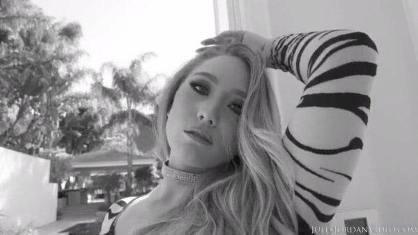 Aj Applegate Big Ass Blonde Pornstar….fat ass goes up against