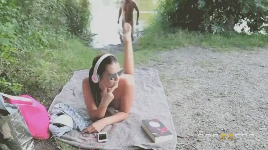Outdoor surprise Nude Porn Video Leaked