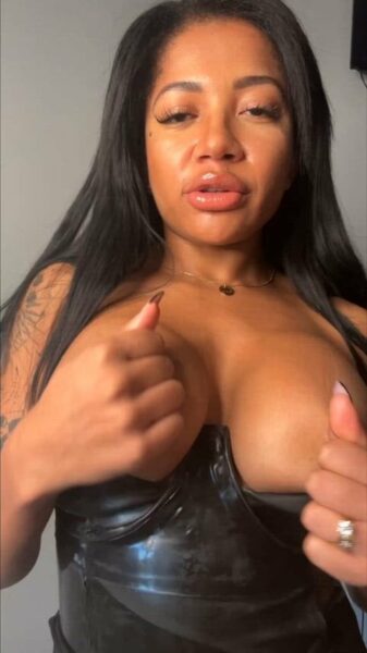 Kiki Luxe + (@therealkikiluxe) on Insta – Onlyfans Girl Nude