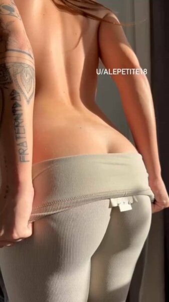 alepetite18 Showing Her Ass Nude Video leaked – 60