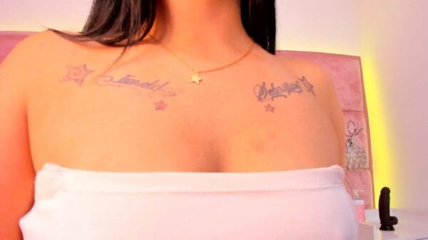 Play with my nipples makes me very horny 🥰🔥 Amateur