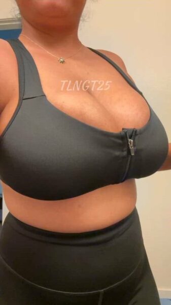 TLNGT25 Onlyfans Girl Showing Her Big Tits Nude Porn Video