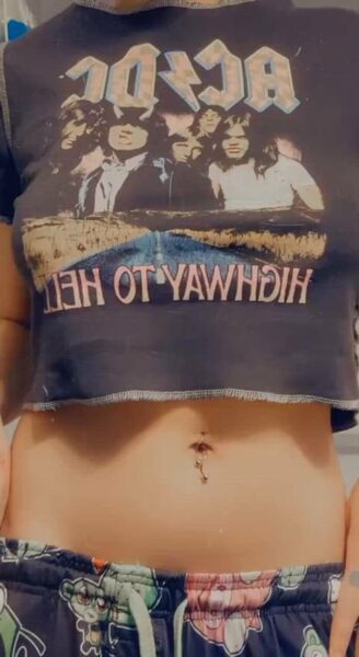 PeachesAndScream423 Tattooed Onlyfans Girl Nude Porn Video Leaked – 18
