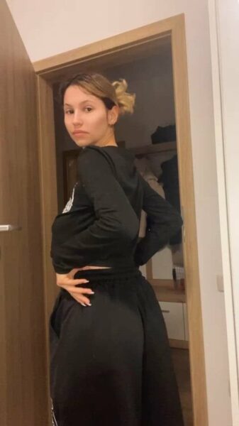 Aurora_Ascent Showing Her Ass Nude Video leaked – 3