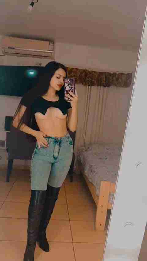 Labiosrojos21 Brunette Onlyfans Girl Nude Video- 1